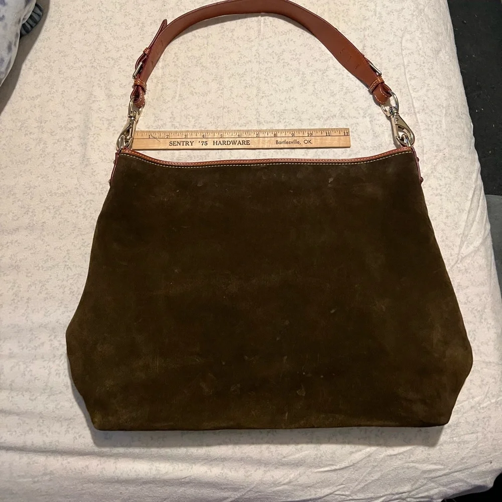 RARE·DISCONTINUED Dooney & Bourke Suede XL Courtney Sac - Olive. EUC - Picture 2 of 12